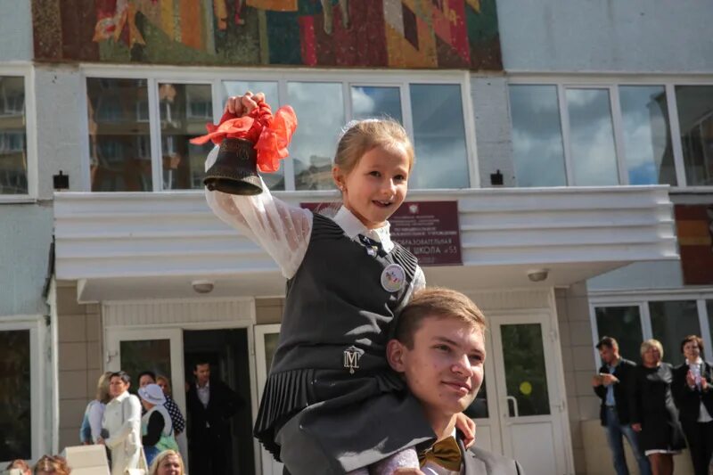 Поселок октябрьский школьная. 53 Школа Октябрьский Люберецкий. Школа 54 Октябрьский Люберецкого. Школа 53 поселок Октябрьский. Октябрьская школа 53 Люберецкий район.