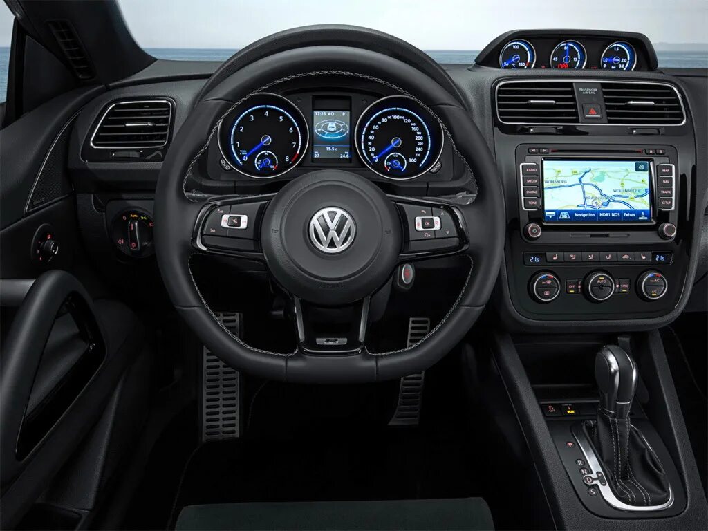Volkswagen carplay. Volkswagen Scirocco 2017 салон. Volkswagen Scirocco 2020 салон. Фольксваген Сирокко 2018 салон. Фольксваген Сирокко 2015.