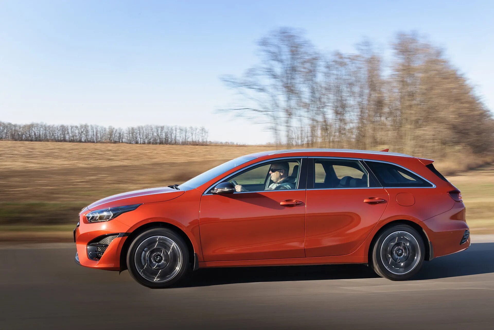 KIA Ceed 1.5 T-GDI (150 л.с.) 7-DCT - цены, характеристики, комплектация.