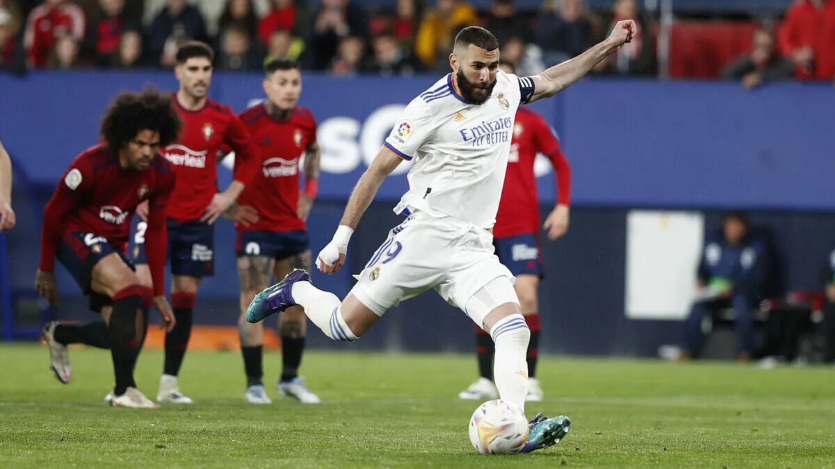 Real Madrid Asosuna. Осасуна vs real Madrid. Моуринью Реал Осасуна 2013. Осасуна - Реал матч. Обзор матча осасуна реал