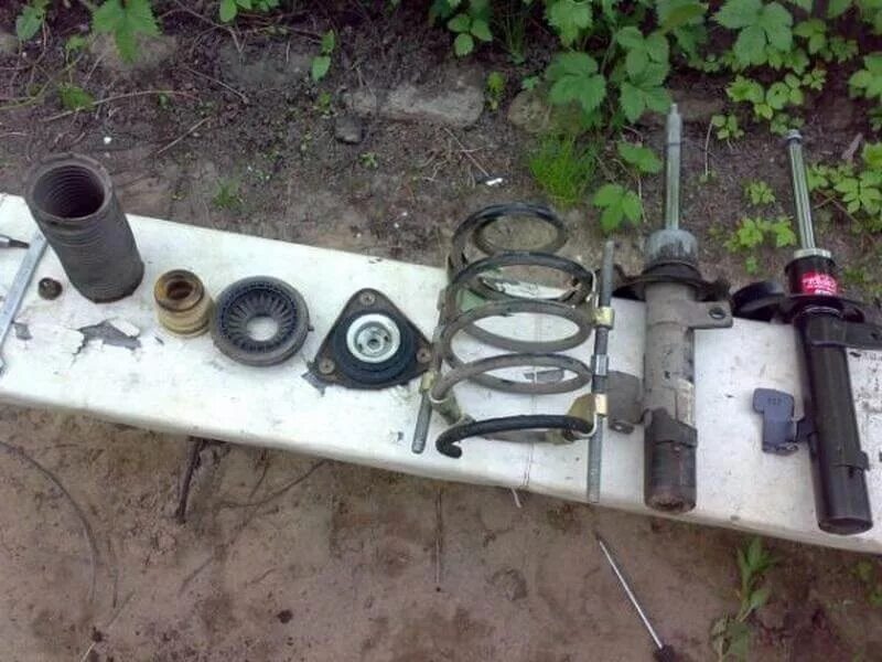 Разобранный форд фокус 2. Сборка стойки амортизатора форд фокус 2. стойки передние ford focus 2 1.8. сборка передней стойки форд фокус 2. сборка передних амортизаторов форд фокус 2 1.8.