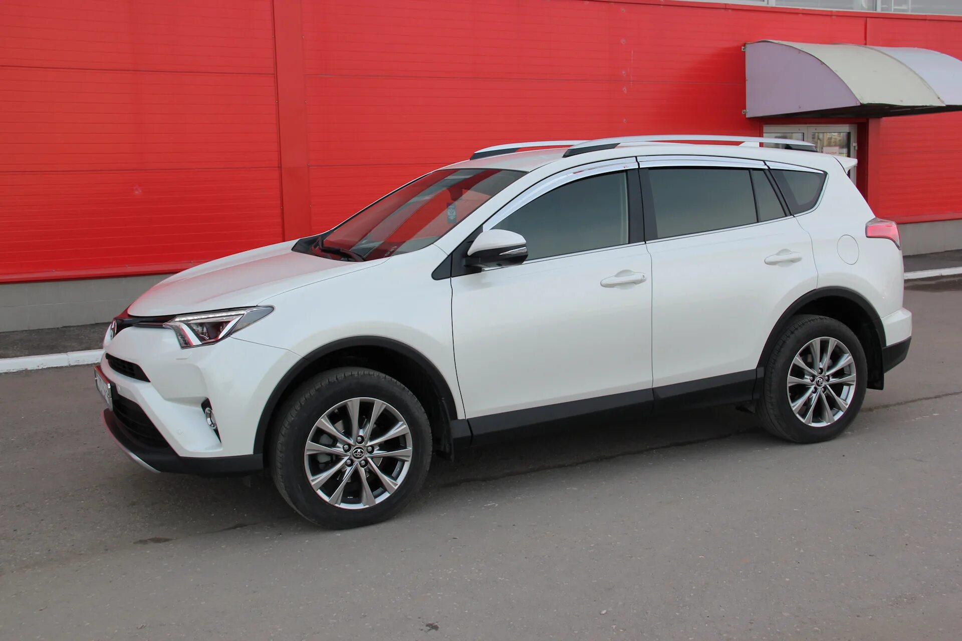 Rav4 drive2. Рав 4 ха50. рав4 drive2. тойота рав 4 с дефлекторами. ветровик toyota rav4 2018-2025.