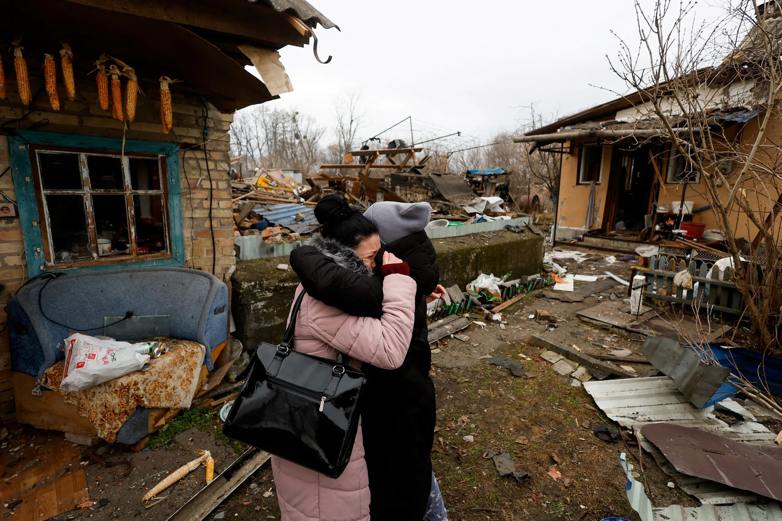 Новости россии украины на данный момент. Разрушенный дом. Разрушенные дома в Украине.