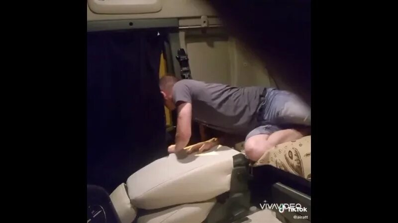 Снял Двух Шлюх И Выебал