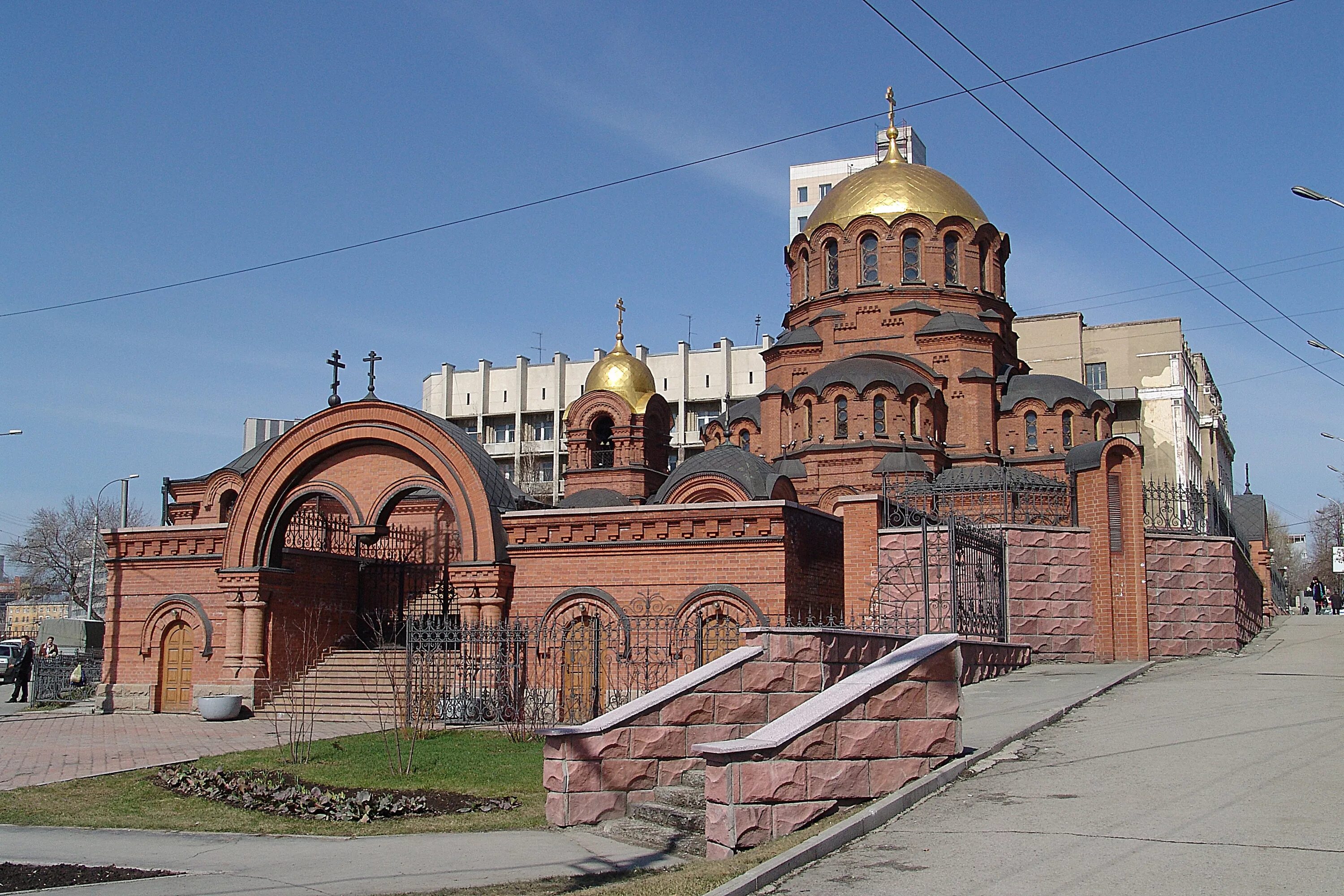 Новосиб театр оперы и балета. Новосибирск достромичательности. Фото новосибирских достопримечательностей. Театр оперы и балета новосибирск летом. Фото новосибирских достопримечательностей.