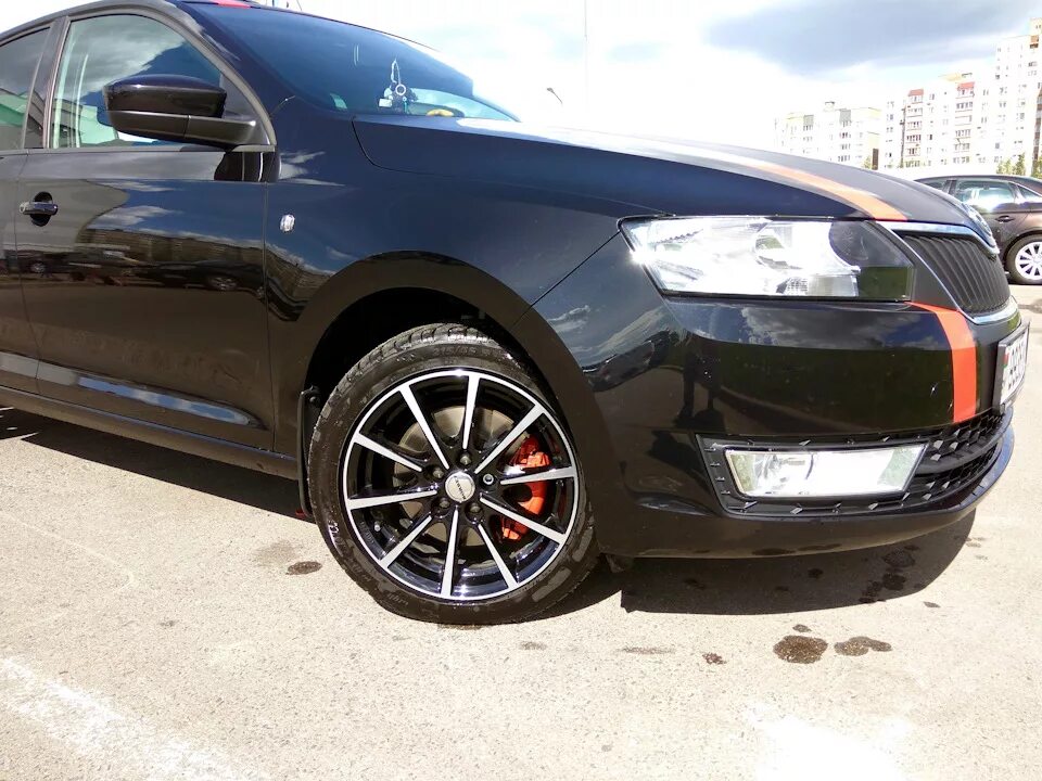 Шкода рапид какие диски. Диски для skoda rapid r17 графит. шкода рапид литые диски r17. шкода рапид черные диски. черный шкода рапид на r17.