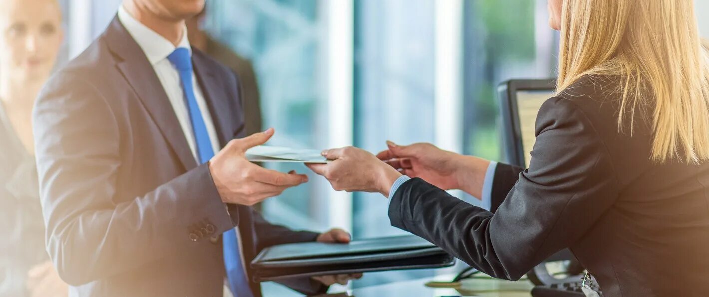 Opening a Bank account. At the Bank. Cashier in a Bank. Бизнес и банк картинки.