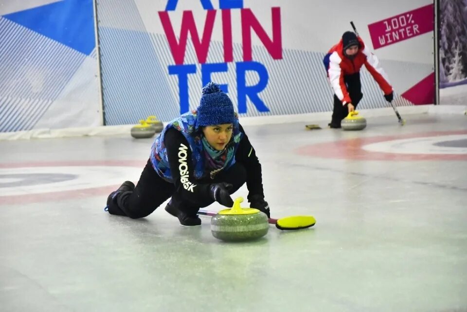 Керлинг красноярск. Керлинг мастер. Керлинг мастер. Керлинг мастер. Зимние игры кёрлинг достижения сборной керлинг.