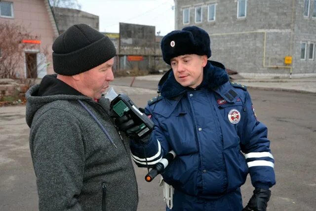 Телефон гибдд смоленск. Романенков инспектор ГАИ Смоленск. Сотрудники ГИБДД Смоленска. ДПС Смоленск. ГАИ Смоленск Русанов.