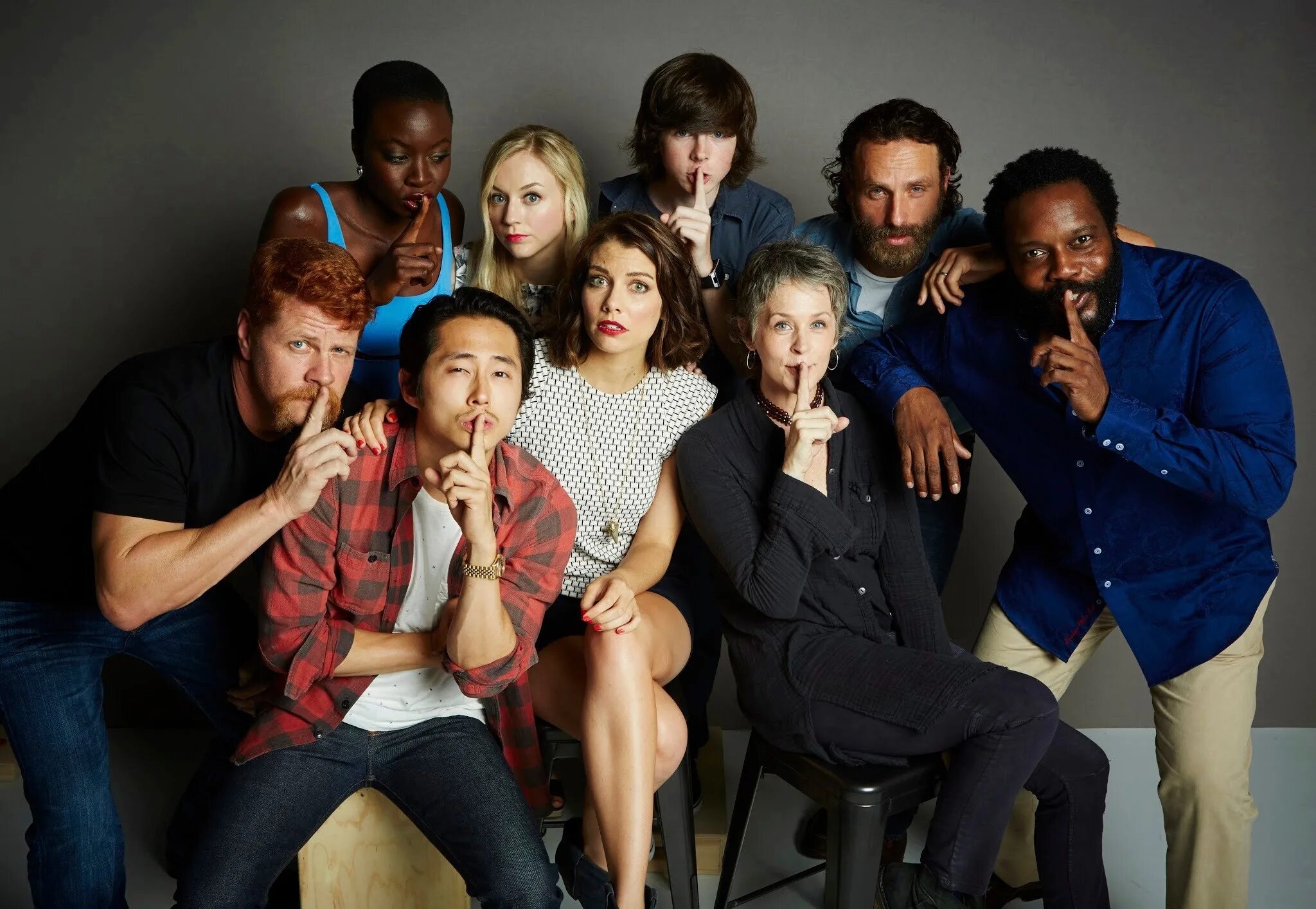 The actors come to town. Ходячие мертвецы сериал актёры. Ходячие мертвецы мертвецы актеры. Ходячие мертвецы АК еры.