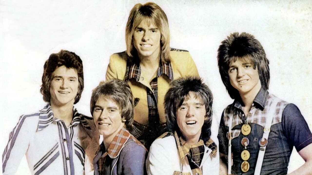 City rolling. Группа Bay City Rollers. Bay City Rollers дискография. Bay City Rollers 1975. Иэн Митчелл Bay City Rollers.