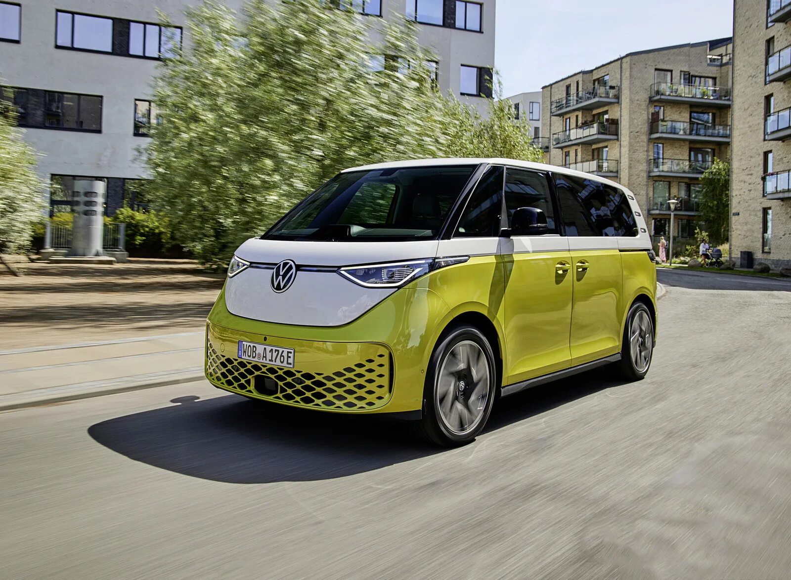 Volkswagen 2024 года. Фольксваген ID Buzz. Volkswagen ID Buzz 2023. Фольксваген электромобиль ID Buzz. Фольксваген минивэн 2023.