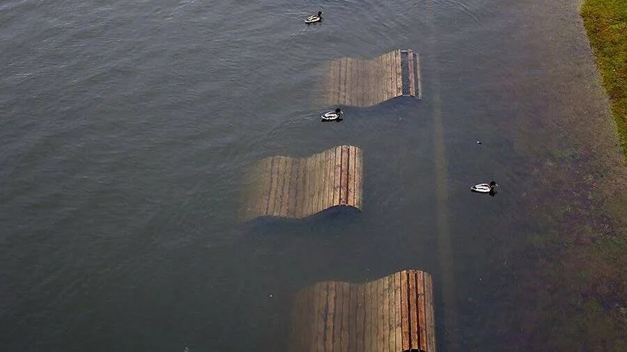 На сколько поднялась вода в тоболе сегодня. Затопление земель реки Енисей. Высыхание Енисея. Енисей 2021 потоп. Енисей пересох 2023.