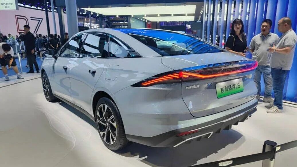 Джили гибрид 2023. Geely Galaxy l6. L6 Geely гибрид. Geely Galaxy l9 гибрид. Седан Geely Galaxy e8.