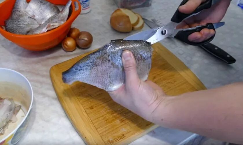 Рыбные котлеты из леща. Котлеты из кильки. Котлеты из леща. Рыбные котлеты из леща. Котлеты из леща в виде рыбки.