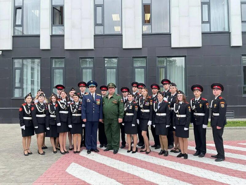 Офицер воспитатель кадетского класса. Офицеры воспитатели в кадетском корпусе. Офицер воспитатель кадетского класса. Карельский кадетский корпус 6б. Кадетский взвод.