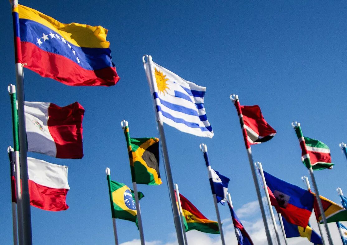 3 страны в америке. Latam латинская америка. латинская америка флаги государств. латиноамериканские страны. нис латинской америки.