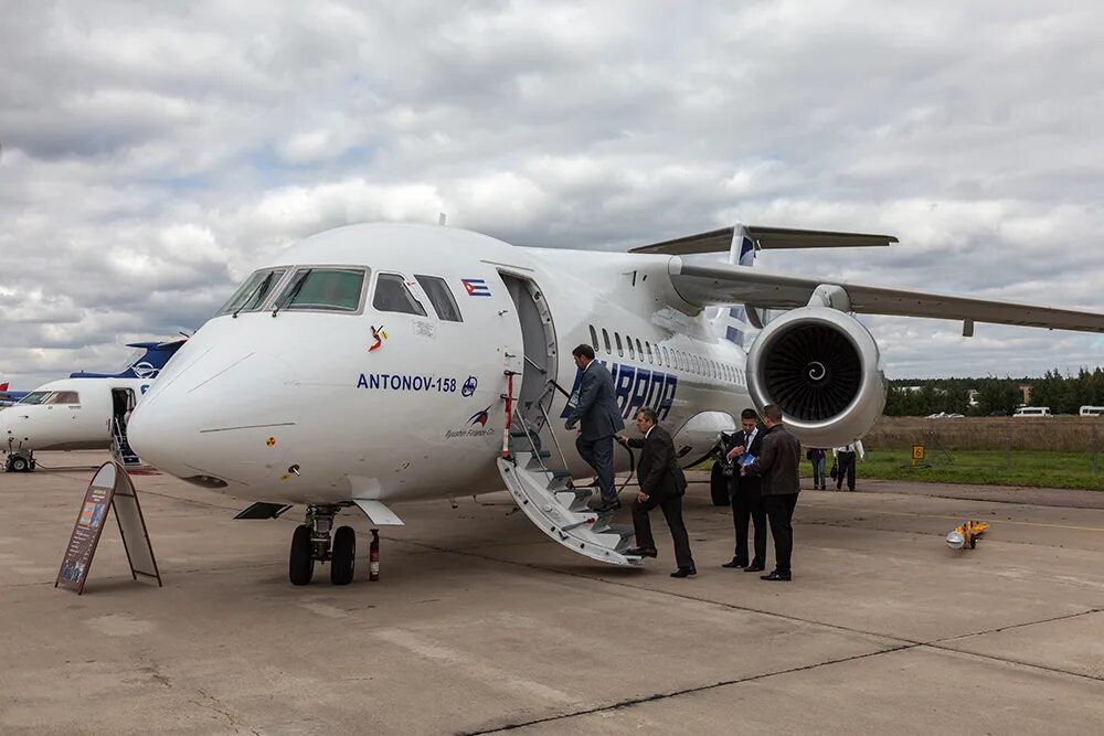 Ан 158. АН-158 Cubana.. Антонов 158. АН-158 фото. АН 158 военный.