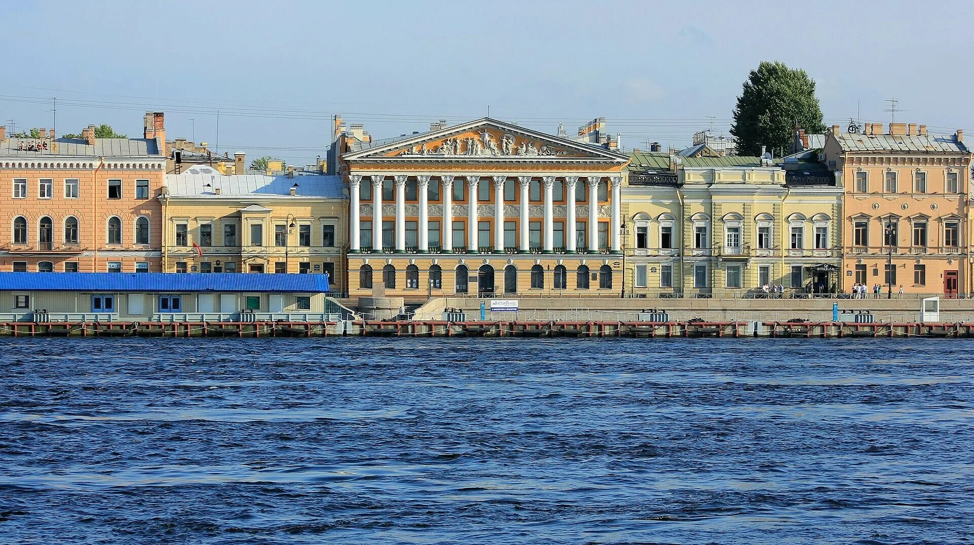 Особняк Румянцева в Санкт-Петербурге. Санкт Петербург английская набережная Невы. Английская набережная в Санкт-Петербурге дом Румянцева. Питер Румянцевский особняк на английской набережной. Санкт петербургский театр на неве