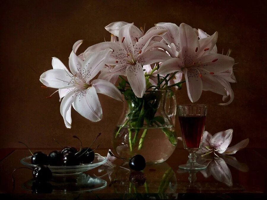 бросал под вечер лилии. лилия трехярус. лилия в вазе. хорошего вечера цветы. привет лилия.