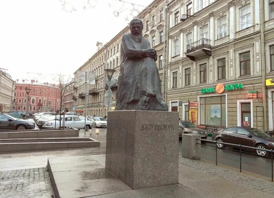 Регулировщик и маньяк. Какие памятники в Петербурге имеют шутливые названия АиФ 