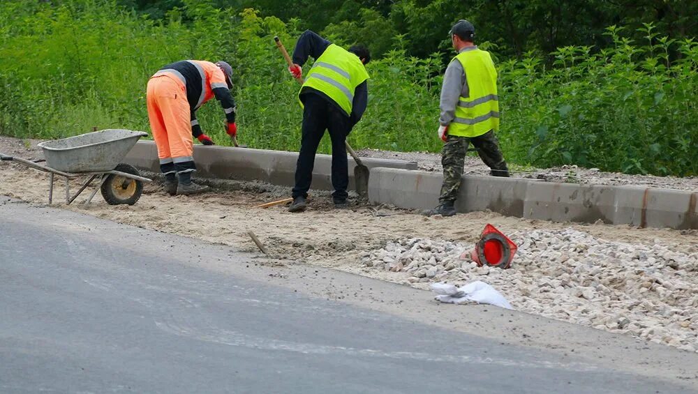Пер. Улица литейная 30 брянск. Работа в бежицком районе. Тротуар на новосоветской. Переулок гончарова 72 брянск.