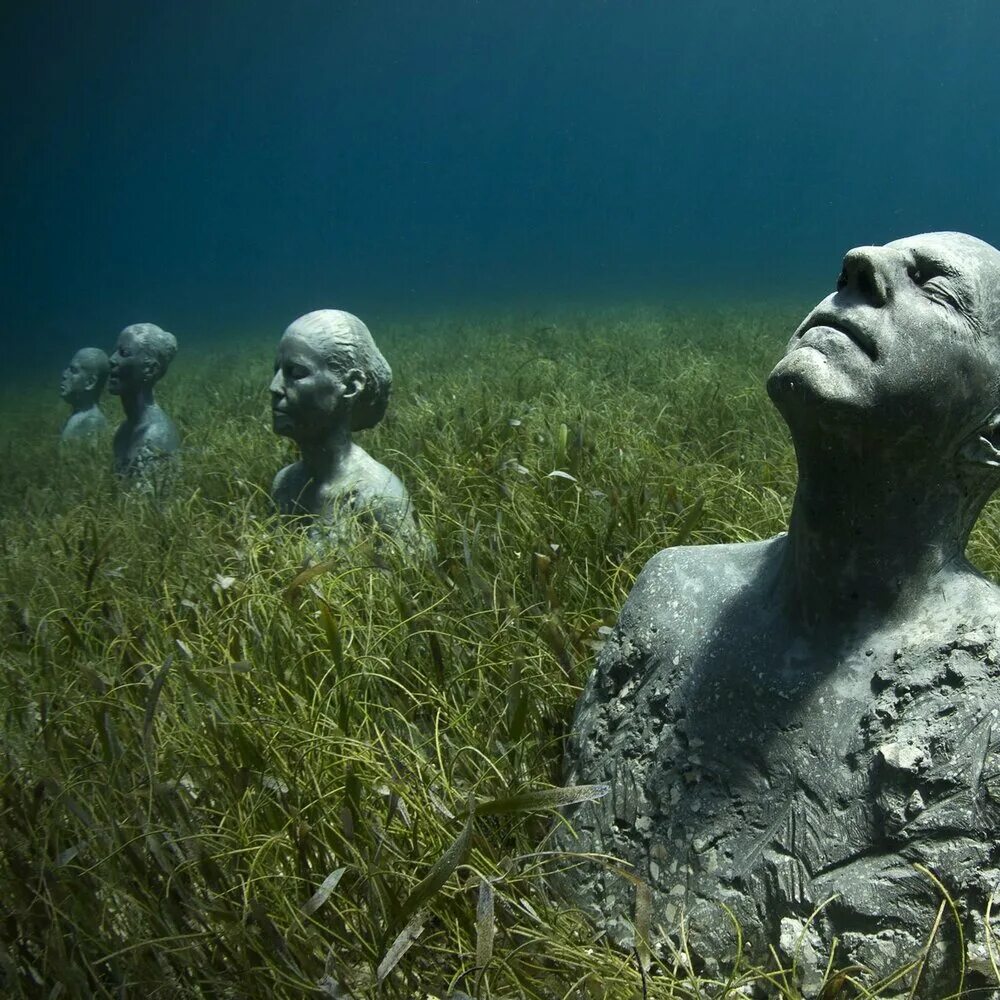 Статуи на дне океана страшные. Необъяснимое рядом