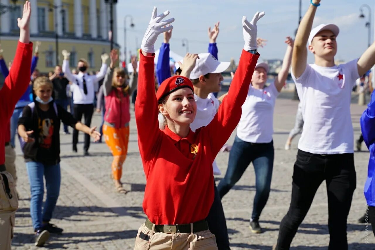 Молодежно патриотические организации. Патриотизм молодежи. Патриотическое воспитание молодежи. Молодежные мероприятия. Воспитание патриотизма у молодежи.