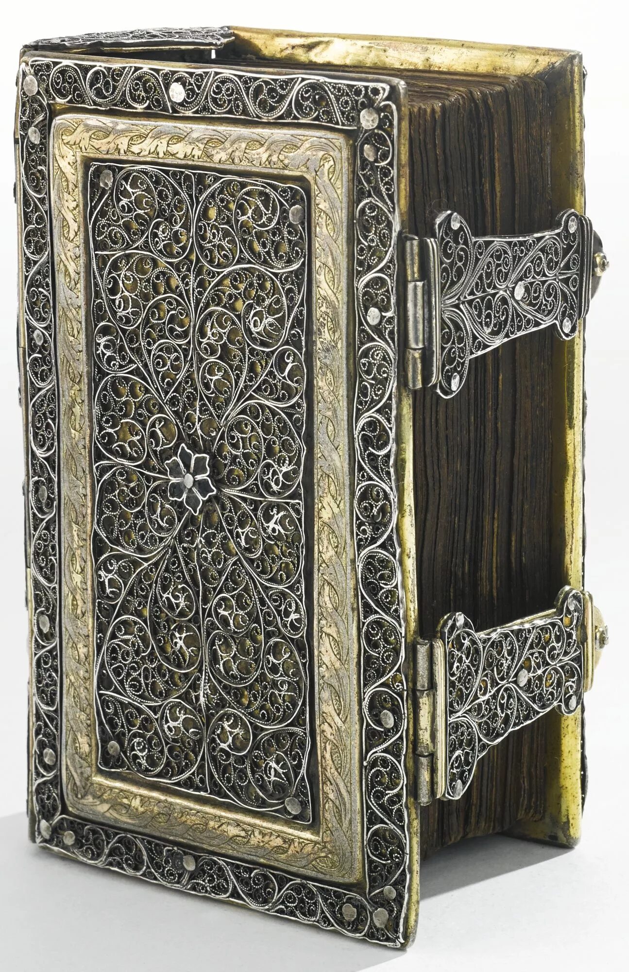 Наклейка ancient золотая. Ancient warfare magazine pdf. Глаттони гримуар. Ancient journal. Книга мертвых из фильма мумия.