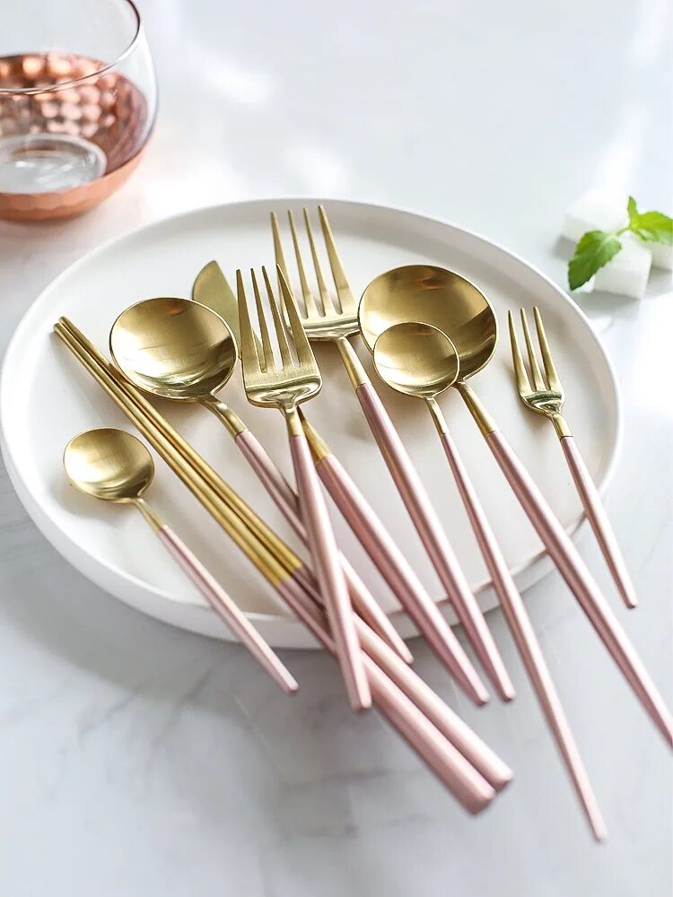 Agness столовые приборы 36 предмета. Столовые приборы zepter. Столовые приборы cutlery set. Столовый сервиз ложки вилки. Набор посуды ложки вилки.
