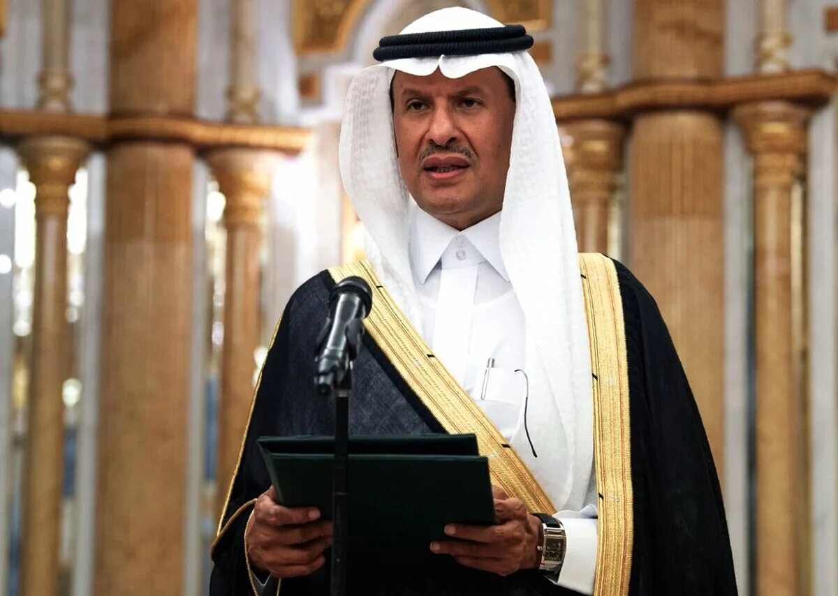 Министры саудовской аравии. Абдулазиз Бин Салман министр. Принц Абдулазиз Бен Салман. Министр энергетики Саудовской Аравии принц Абдулазиз. Министр энергетики Саудовской Аравии Абдель-Азиз Бен Сальман.