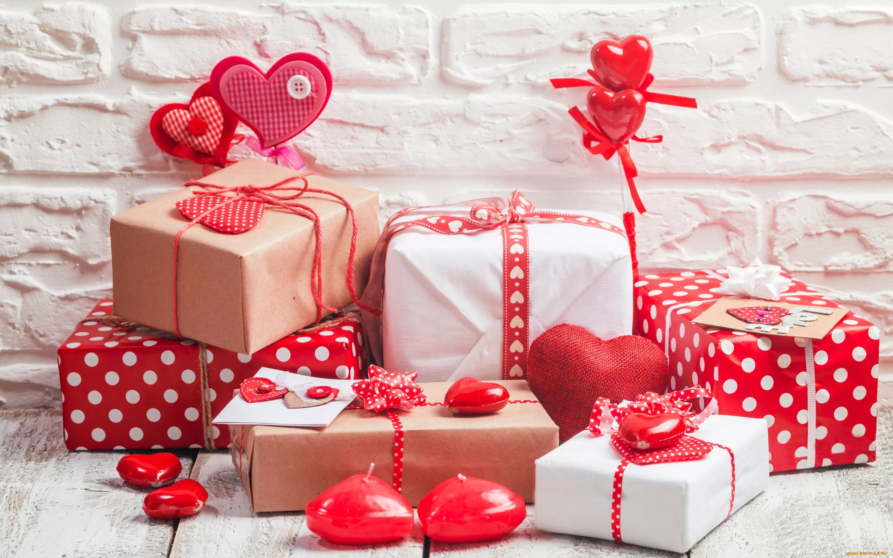 Красивые подарки. Подарок на 14 февраля. С днем всех влюбленных. Valentine s day holiday