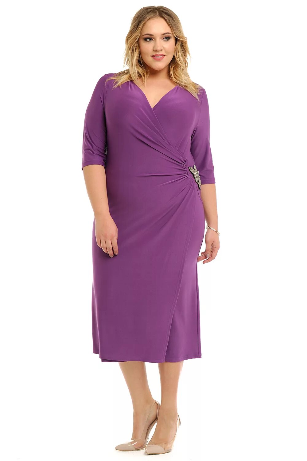 Валберис платья женские 50 размер. Платья для полных женщин. Платье фиолетовое для полной женщины. Нарядные платья для полных. Платье женское нарядное для полных женщин.