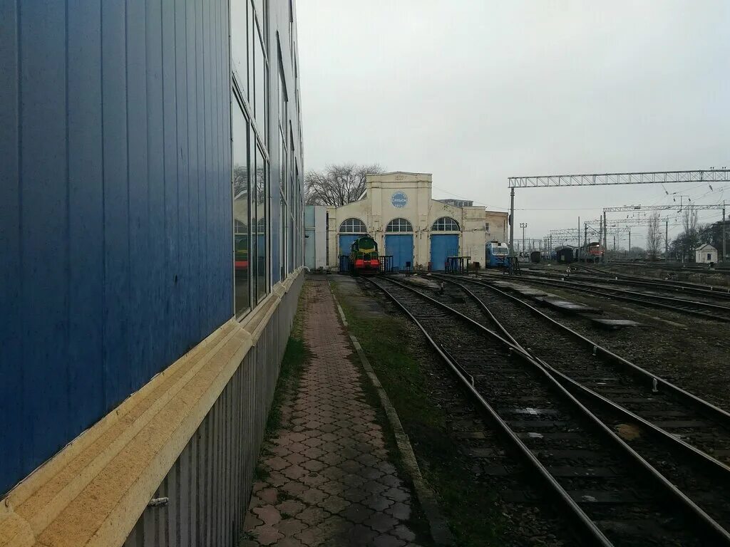 Двойная сальск. Локомотивное депо Сальск. Эксплуатационное локомотивное депо Сальск. Локомотивы депо Сальск. Город Сальск локомотивное депо.