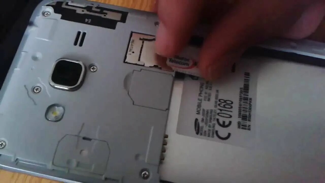 Самсунг 3 сим карты. Самсунг 3 сим карты. Samsung a3 2016. Самсунг 3 сим карты. Вставить сим карту в самсунг.