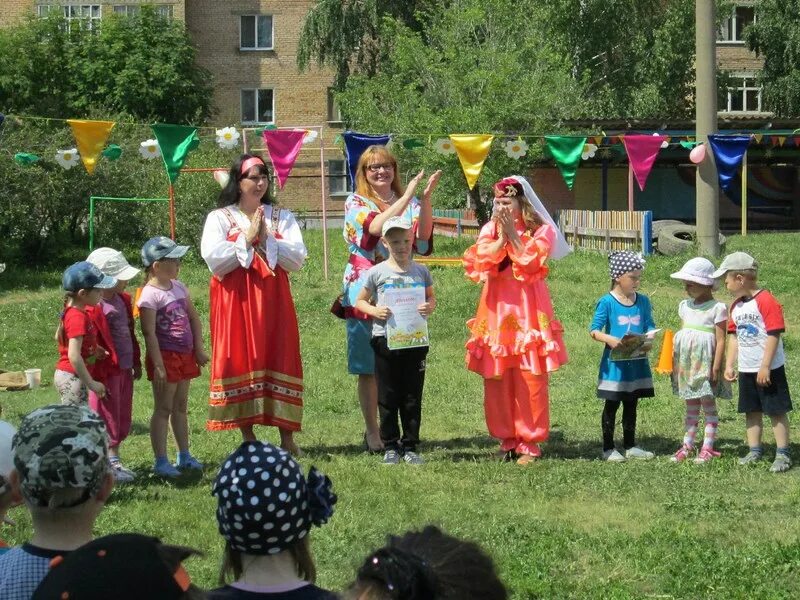 Сабантуй в детском саду. Детский Сабантуй в детском саду. Праздник Сабантуй в садике. Сабантуй в детском саду на улице.