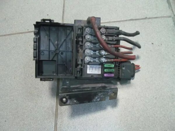 Seat alhambra с 2000–2010 г. 7m3962258bb. 7m3937548a. Сеат альхамбра 1996. Распорядок предохранителей на сеат альхамбра.