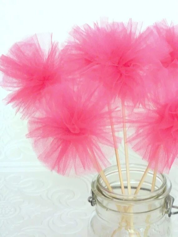 Помпон из органзы. Объемные цветы из фатина. Бантики из фатина. Юбка из фатина. Пышный бант из фатина.