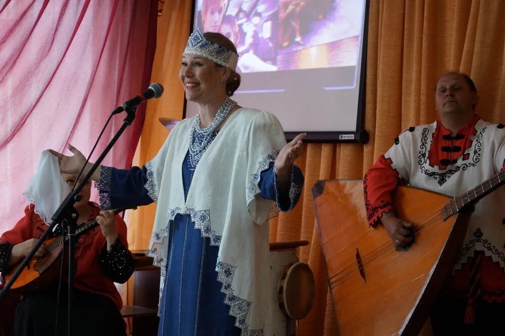 Kalinka малинка. Ансамбль народной музыки «малинка» шуйского района. Ансамбль малинка шуя. Ансамбль народной музыки «малинка» шуйского района. Ансамбль малинка.