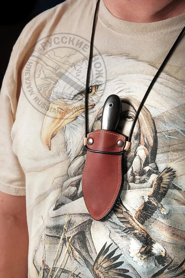 Каменный нож в древности. Нож металлический. Шейный нож железный зуб. Кремневые ножи каменного века. Джек командо нож.