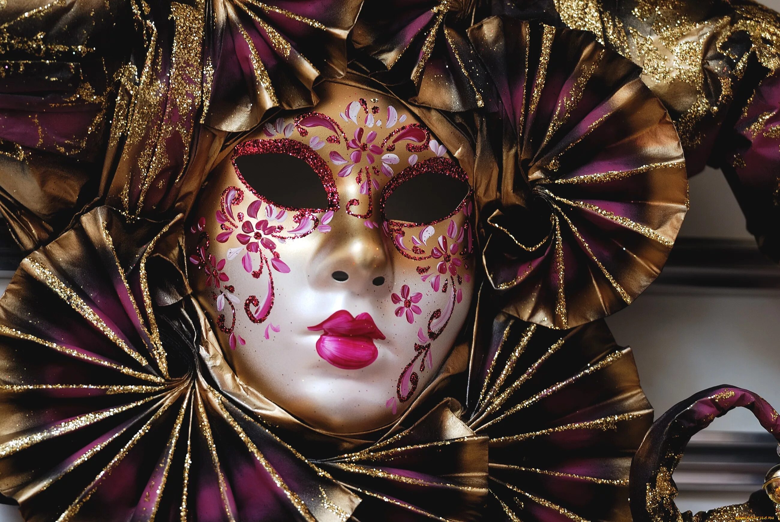 Карнавальная маска. Маска венецианская. Маски венецианские карнавальные. Маскарадная маска женская.