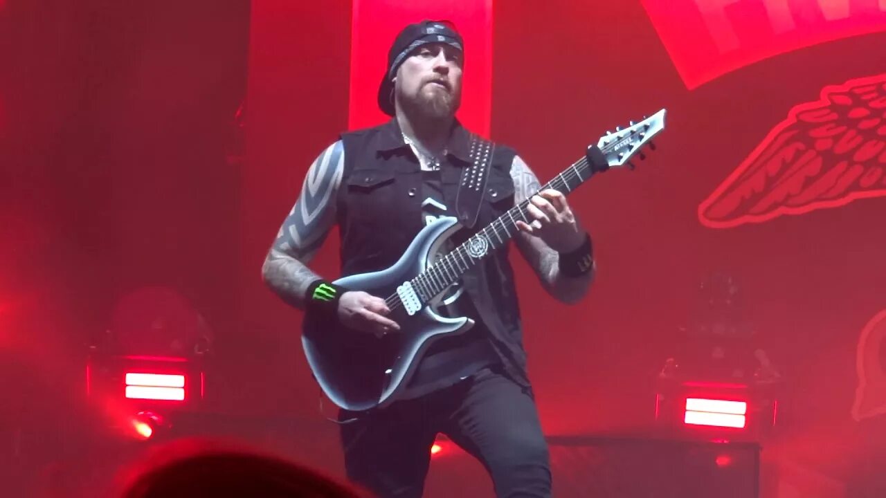 Burn mf burn. Burn punch. Burn punch. It hell. Burn punch.