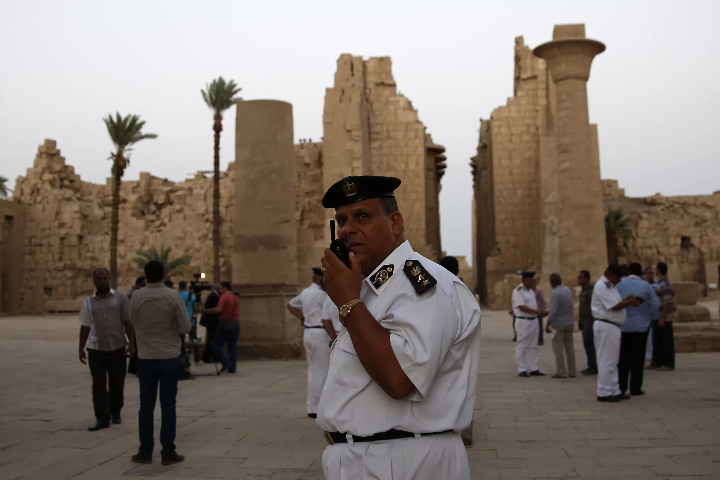 Перевод времени в египте. Туристическая полиция Египет. Полиция Шарм Эль шейха. Полиция Египта. Первая полиция в Египте.