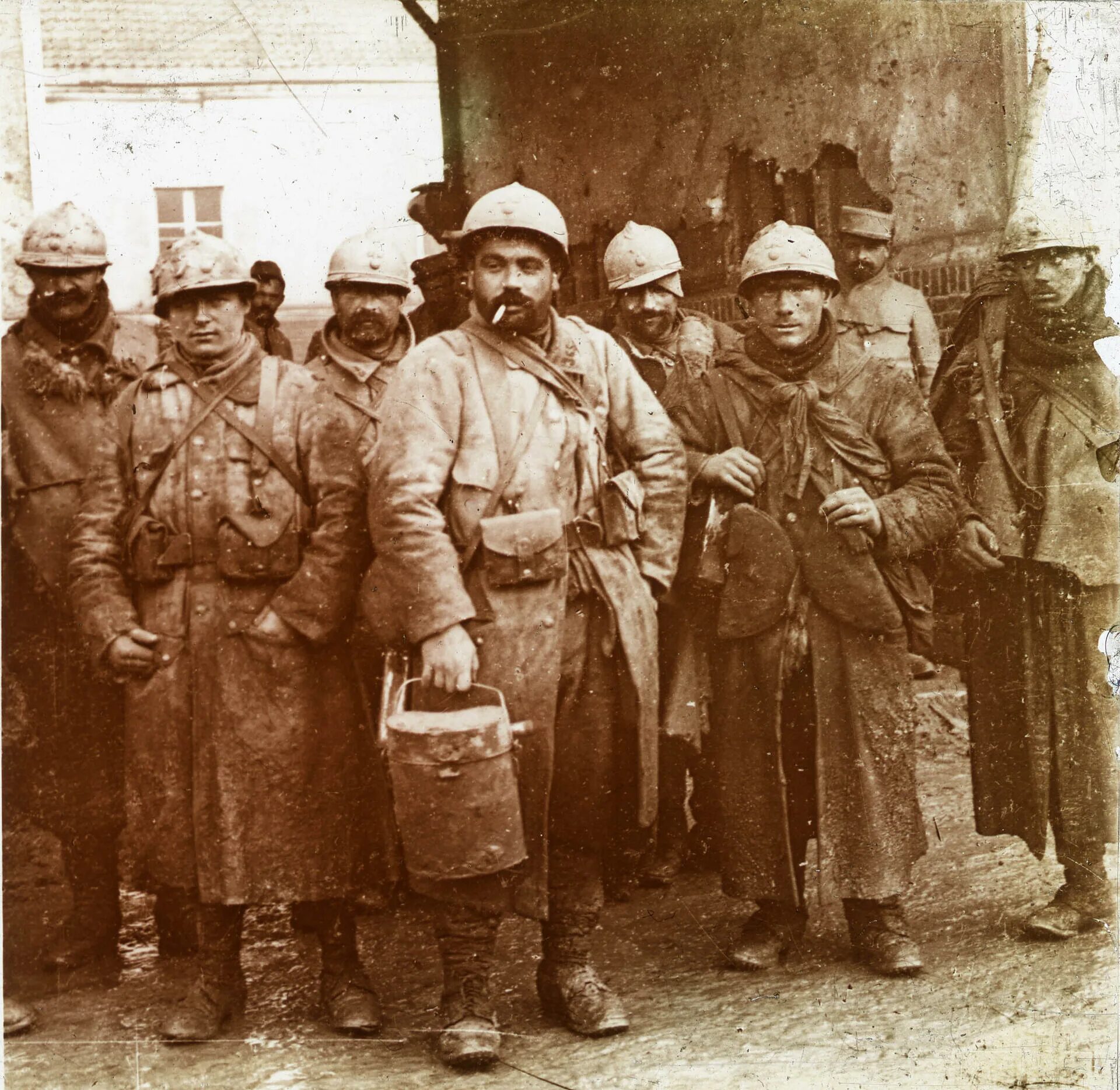 Французские солдаты под Верденом, 1916 год. Французский солдат 1 мировой войны. Французская армия 1916. Солдат Франции 1918.