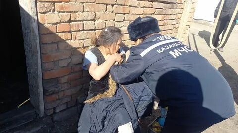 Дети спасают маму