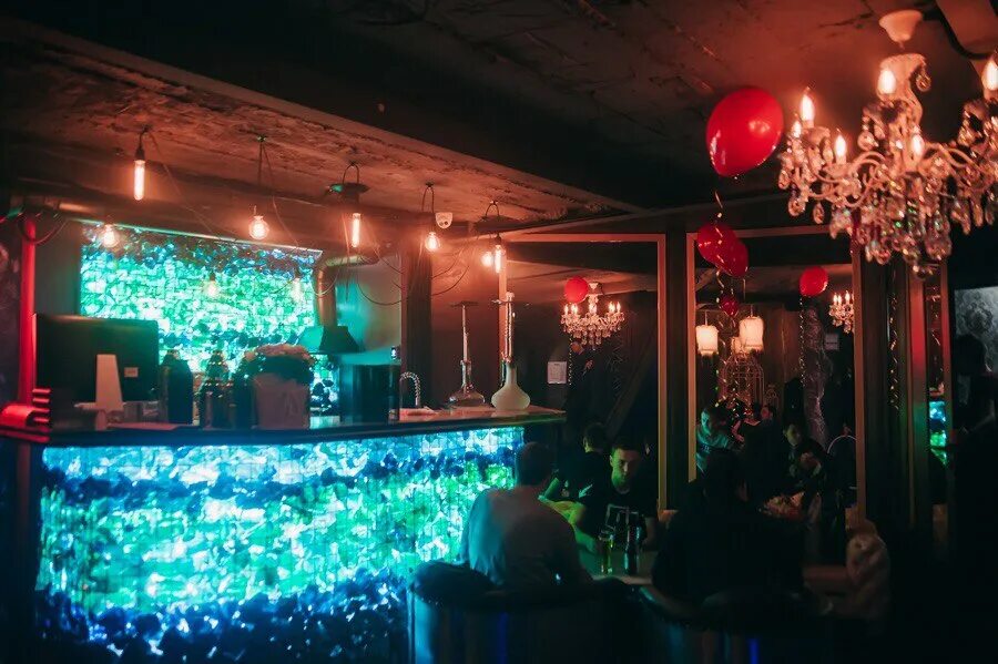 Xo бар. кальянная 7978. римар симферополь кальянная. кальян бар симферополь. интерьер кальянной.