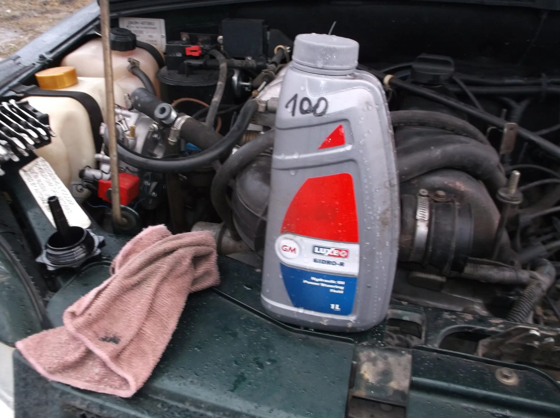 Жидкость гур chevrolet niva. Жидкость гур нива шевроле. Жидкость гур шевроле нива 2009. Какое масло заливать в гур нива. Масло в гур нива 21214.