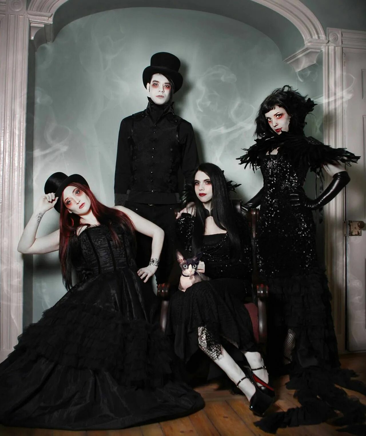 Гот использовать. Готика субкультура. готы 2000х. goths субкультура. готы субкультура эстетика.