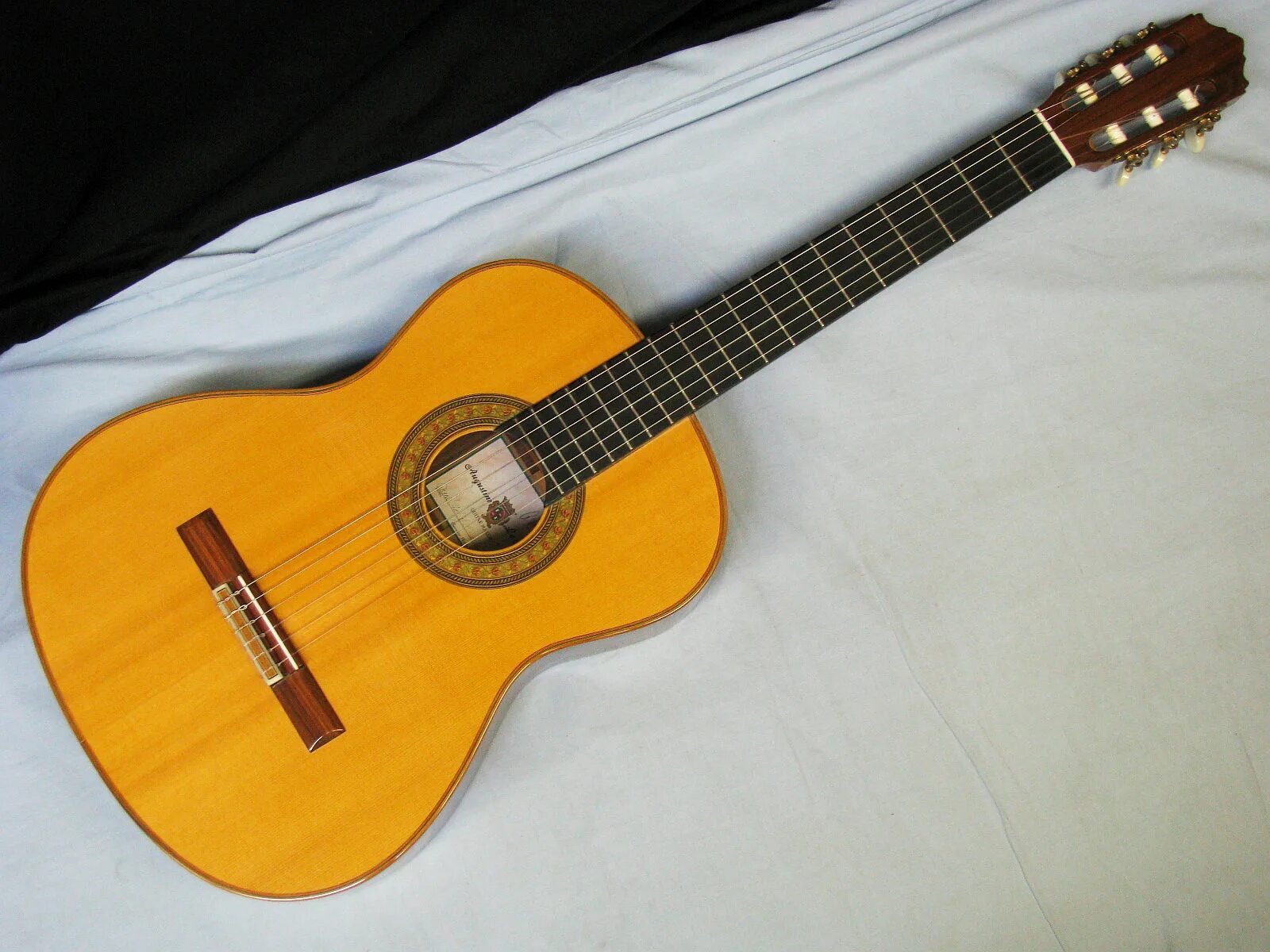 Классическая гитара Aria AK-30. Гитара Aria mm-10. Гитара акустическая 6 струнная. Гитары Августино gs102.