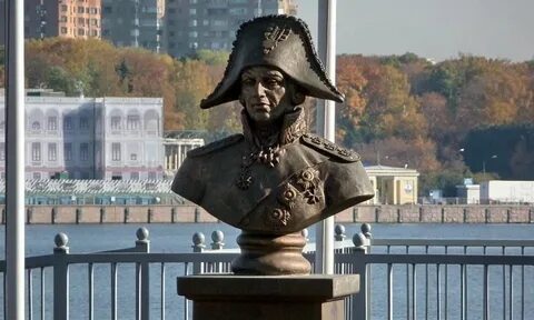 Памятник ушакову